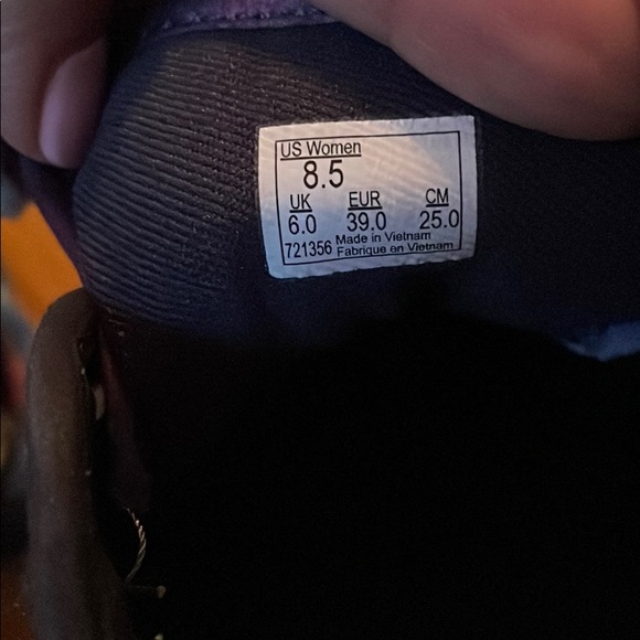 VANS - Picture 2 of 5